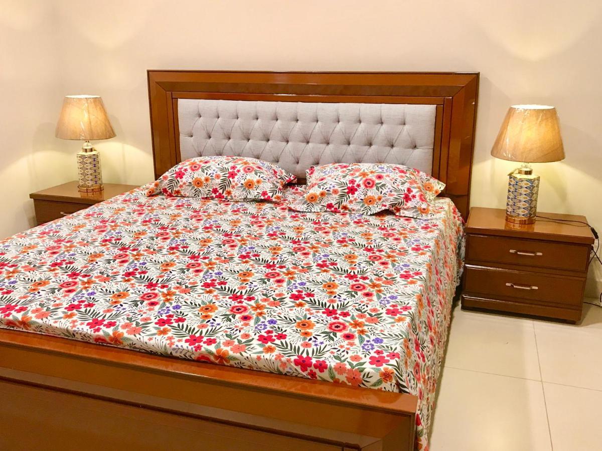 Atrium High Suite 2Bed Family Apartment Near Giga Mall Islamabad Buitenkant foto