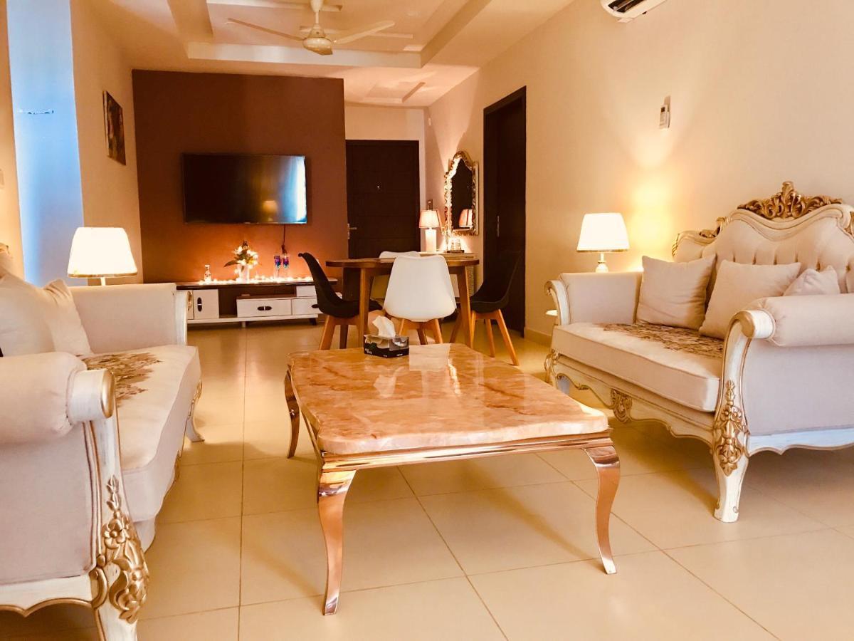 Atrium High Suite 2Bed Family Apartment Near Giga Mall Islamabad Buitenkant foto